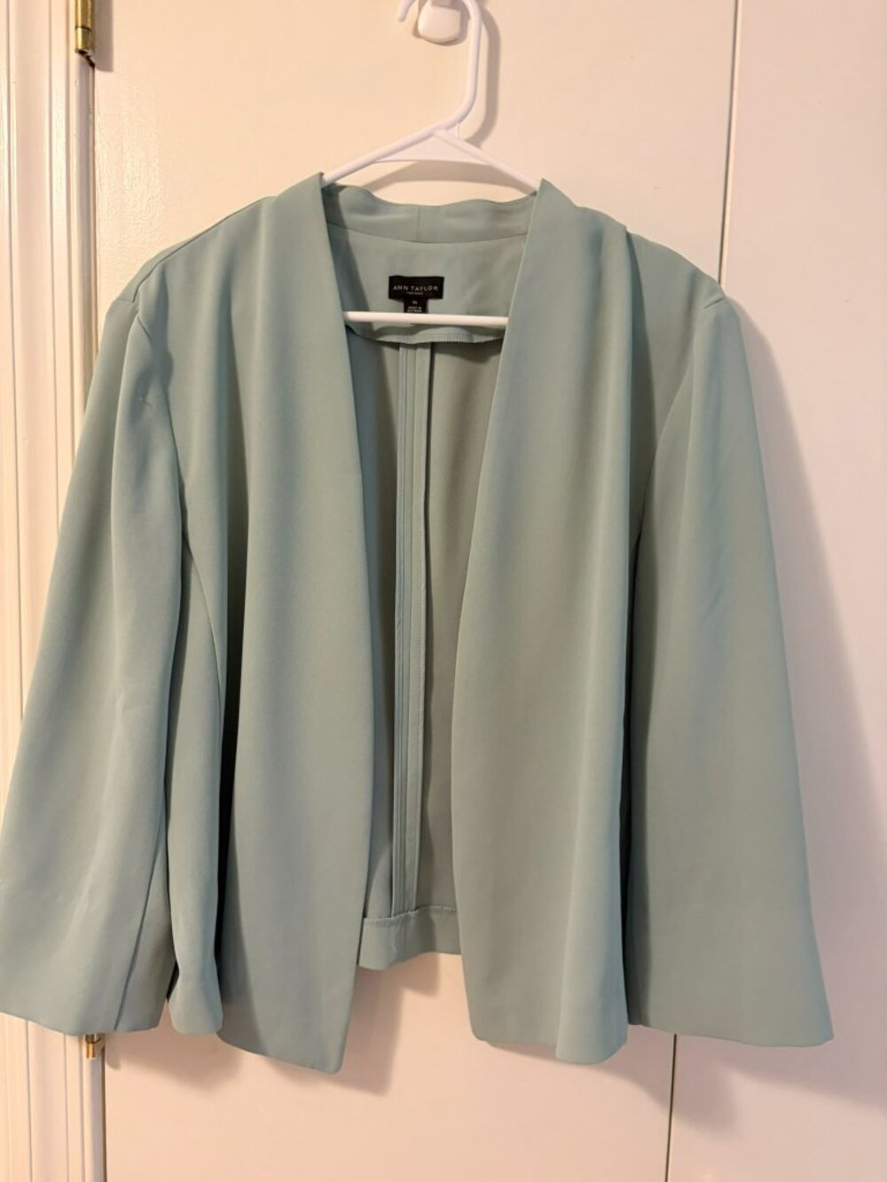 ## ✨ Ann Taylor Seafoam Sage Open-Front Draped Blazer ✨